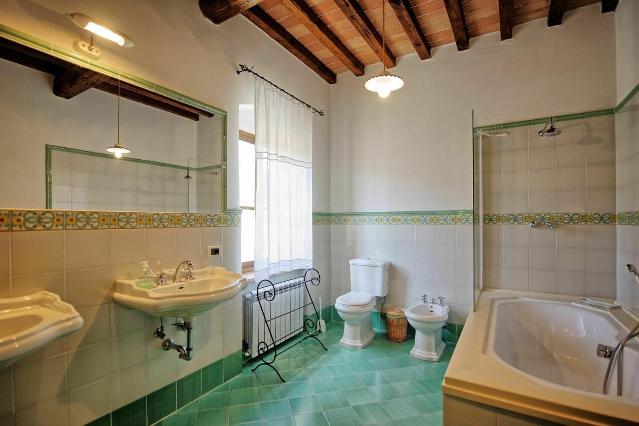 Villa Capolona By Posarellivillas Calbenzano Exteriör bild